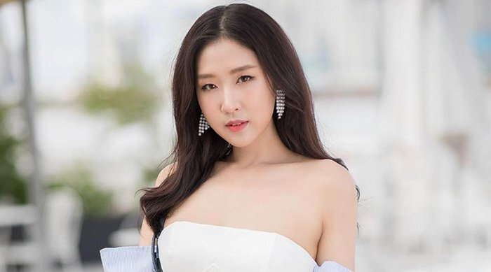 Hot girl Hàn Quốc xinh đẹp biết 4 ngôn ngữ, được ví là ‘bản sao' Hari Won