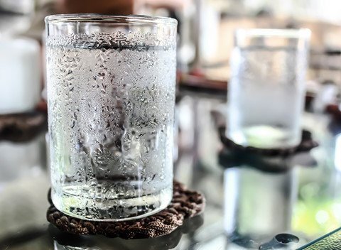 Tác hại không ngờ khi uống nước lạnh