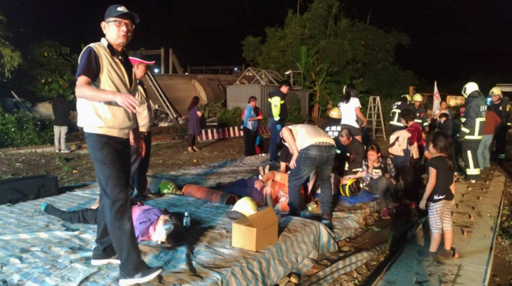 Lật tàu hỏa ở Đài Loan: Tất cả hành khách được sơ tán trong đêm