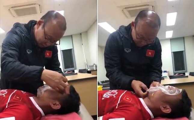 Video: HLV Park Hang Seo tự tay đắp mặt nạ cho học trò trước ngày trọng đại