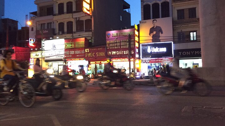 Mua bán đô la ở Hà Nội dễ như đi chợ mua rau