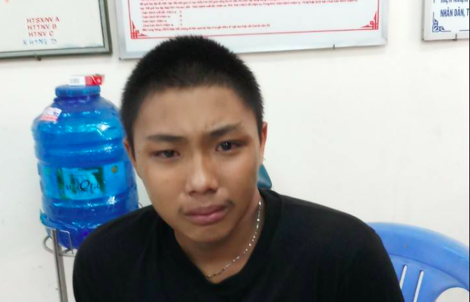 Bị truy bắt, tên cướp dùng roi điện chống trả nhóm hiệp sĩ ở TP.HCM