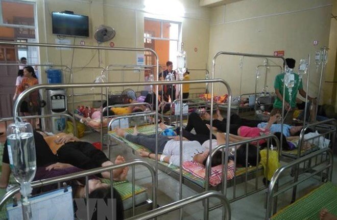 Gần 100 công nhân Đồng Nai nhập viện nghi do ngộ độc thực phẩm