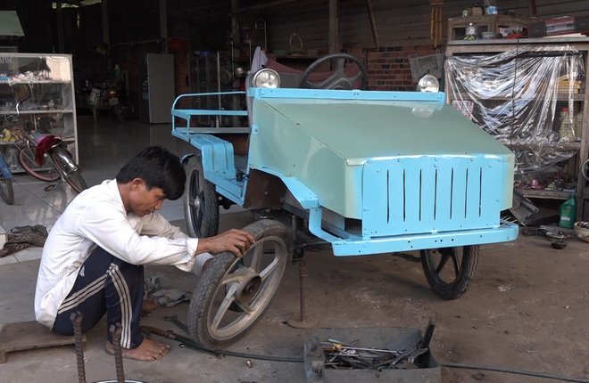 Xe 'mui trần' tự chế của người nông dân ở Củ Chi