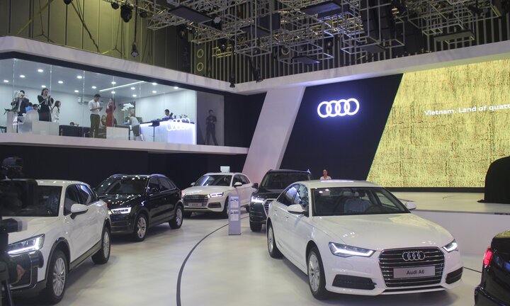 Ô tô nguyên chiếc nhập khẩu tăng 64% so với tuần trước