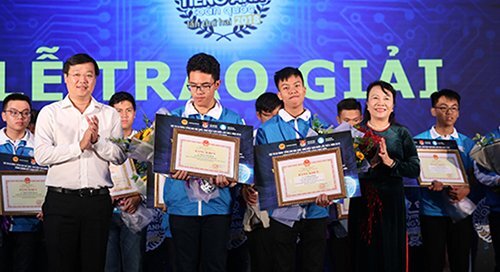 Nam sinh Học viện An ninh giành giải Nhất Olympic tiếng Anh sinh viên toàn quốc