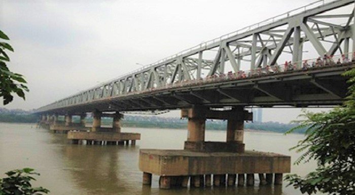 Người yêu mất sau tai nạn giao thông, chàng trai định nhảy cầu Chương Dương tự tử