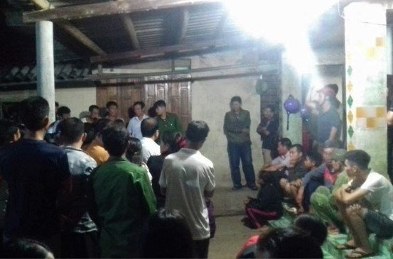 Chồng phát hiện vợ và con chết trong tư thế treo cổ ở Hà Tĩnh