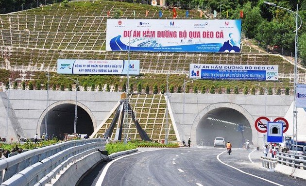 Hầm Hải Vân và Đèo Cả có nguy cơ đóng cửa vì...thiếu trạm thu phí?