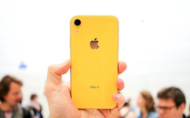 IPhone Xr xách tay rớt giá vẫn ế ẩm tại Việt Nam