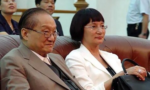 Những bóng hồng trong cuộc đời võ lâm minh chủ Kim Dung
