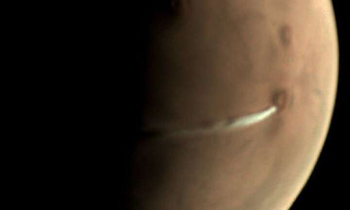 Bí ẩn đám mây dài 1.500 km lơ lửng trên sao Hỏa