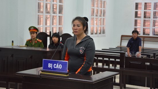 Nữ chủ nhà tra tấn người giúp việc dã man như thời trung cổ lĩnh án 10 năm tù