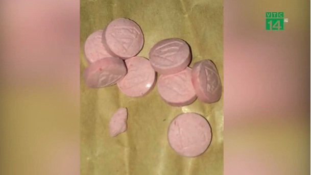 Bé 5 tuổi bị tặng thuốc lắc trong giỏ kẹo Halloween