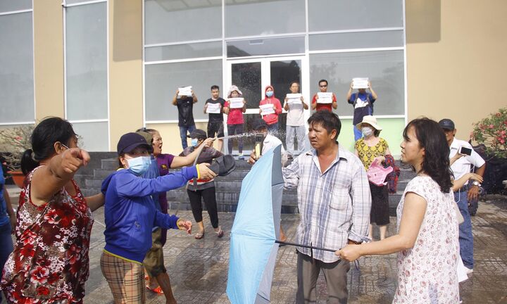 Cư dân yêu cầu Vạn Thái Land ra đối thoại, 'người lạ' đến tấn công