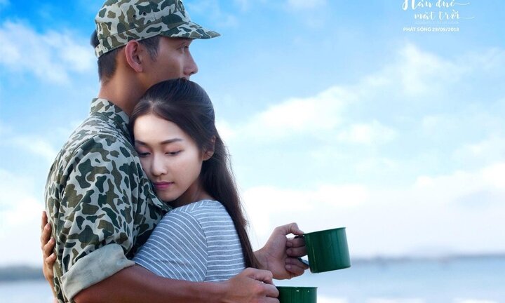 Link xem 'Hậu duệ mặt trời Việt Nam' tập 35 - 36: Duy Kiên bỏ quân phục, vào bếp nấu ăn cho Hoài Phương