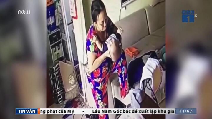 Giúp việc nhổ nước bọt vào miệng trẻ: Trung tâm giới thiệu việc làm hoạt động không phép