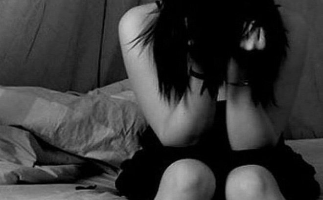 Đang nằm nghỉ, thiếu nữ bị nam thiếu niên xông vào nhà hiếp dâm: Công an giám định ADN