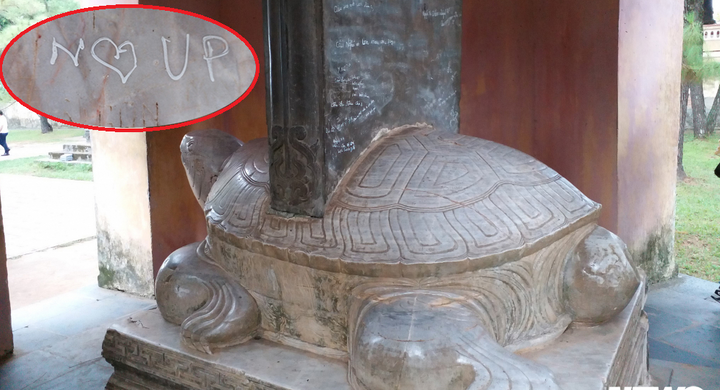 Ảnh: Di tích, bảo vật quốc gia ở Huế bị vẽ bậy không thương tiếc