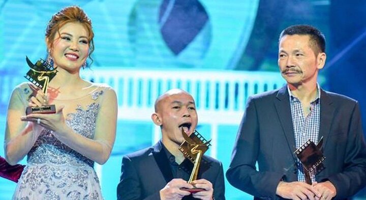 Diễn viên 'Thương nhớ ở ai': Cao 1,49m bị hot girl cao 1,65m, kém 10 tuổi cưa đổ