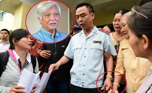 Trưởng ban Tiếp công dân cầm xì gà tiếp bà con Thủ Thiêm: 'Đừng nên vì một hình ảnh mà kết luận ngay'