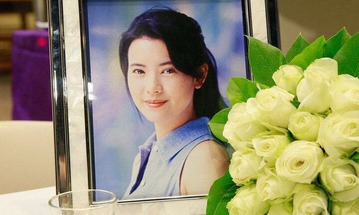 Tiếng hét ở tang lễ Lam Khiết Anh và sự dơ bẩn của showbiz Hong Kong