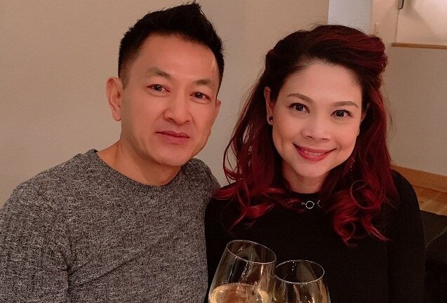 Kỷ niệm 2 năm yêu nhau, ông xã Thanh Thảo mặc lại chiếc áo của ngày đầu gặp gỡ