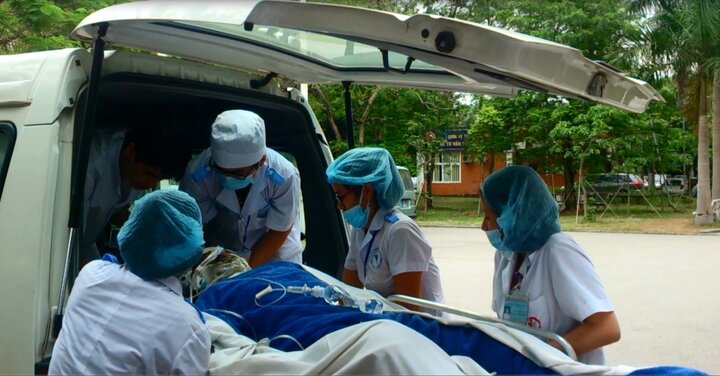 Anh thiệt mạng, em nguy kịch nghi ngộ độc thực phẩm ở Quảng Ninh