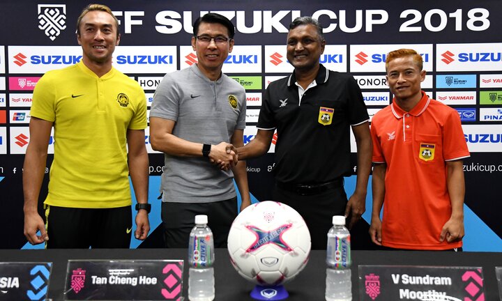 'Messi Lào' không bỏ đội tuyển, dự họp báo trước trận quyết đấu Malaysia