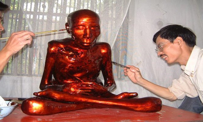 Bí ẩn hai vị sư ngồi thiền trong tháp mộ, cơ thể bất hoại ở Thường Tín