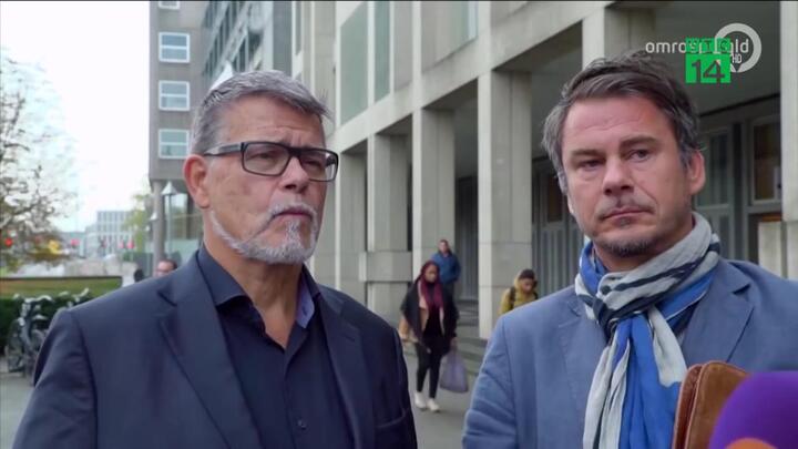 Không được trẻ ra 20 tuổi để hẹn hò, người đàn ông 69 tuổi đâm đơn kiện chính quyền