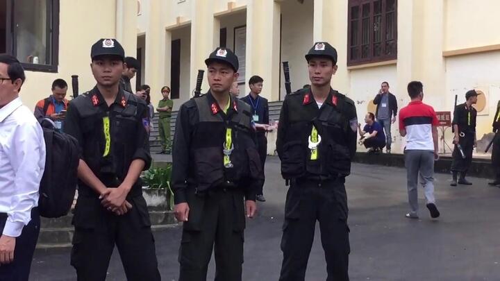Video: An ninh thắt chặt trước giờ khai mạc phiên tòa xét xử ông Phan Văn Vĩnh