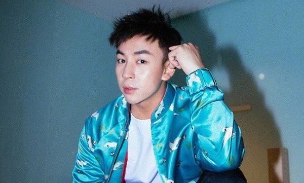 Vì sao Thích Tiểu Long vẫn sống giàu có, sung sướng dù danh tiếng tụt dốc, sự nghiệp bết bát?