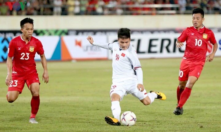 Quang Hải đua bàn thắng đẹp nhất vòng 1 AFF Cup 2018