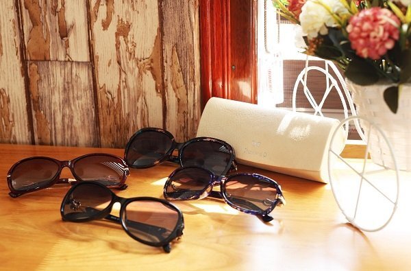 Black Friday, giảm giá đến 40% đồng hồ, kính mắt tại Đăng Quang Watch