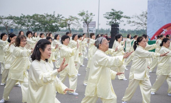 'Nghỉ dưỡng' tuổi già và trăm nỗi băn khoăn