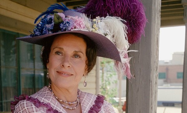 Nữ diễn viên đóng vai phản diện phim 'Ngôi nhà nhỏ trên thảo nguyên' qua đời ở tuổi 93