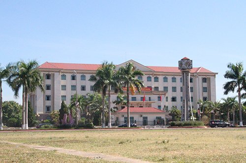 Vắng họp không lý do, 2 chủ tịch huyện ở Hà Tĩnh bị phê bình