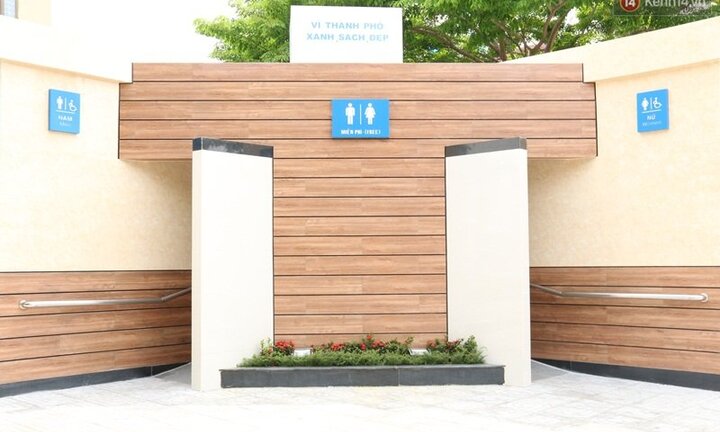 Kỳ vọng gì ở nhà vệ sinh công cộng '5 sao'?