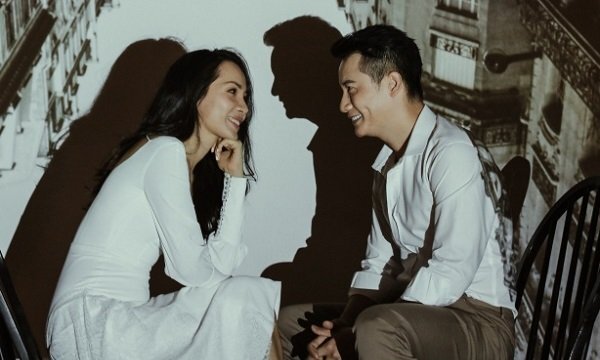 Hoàng Bách: ‘Vợ chồng tôi gặp đủ chuyện vui buồn, có cả mất mát trong năm qua’