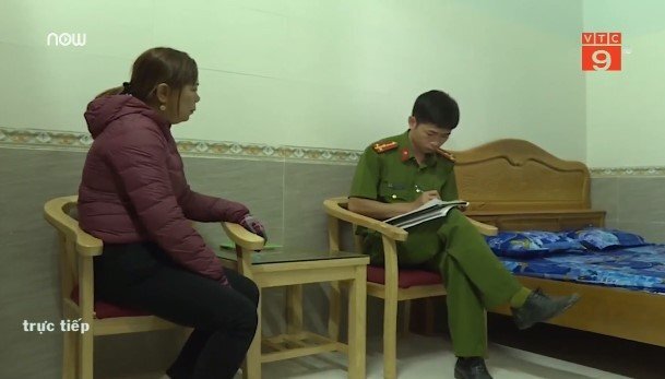 Clip: Theo chân công an triệt phá ổ mại dâm núp bóng karaoke ở Đắk Lắk