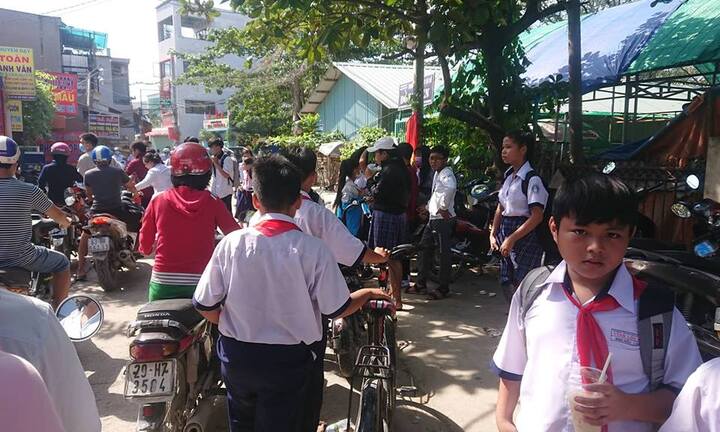 Sập giàn giáo trường tiểu học khi đang tổ chức mít tinh ngày 20/11: 3 học sinh bị thương nặng