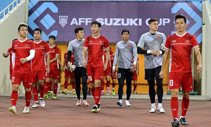 Báo châu Á dự đoán Văn Quyết lại dự bị, thầy Park khiến Myanmar 'ngã ngửa'