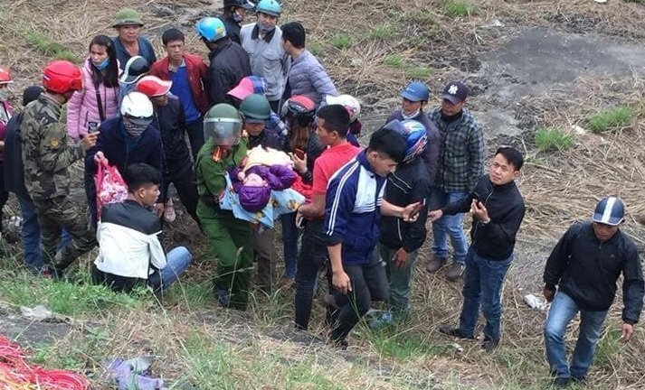 Bé trai 4 tuổi tật nguyền bị bỏ rơi ở Bắc Ninh