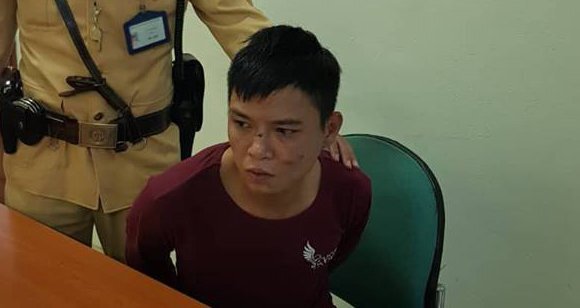 CSGT bắt kẻ nhiễm HIV cướp giật giữa ban ngày ở Hà Nội