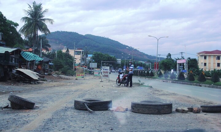 Sau 15 tháng, 20m đường ở Đà Nẵng không thể hoàn thành: Dân tiếp tục cản trở thi công