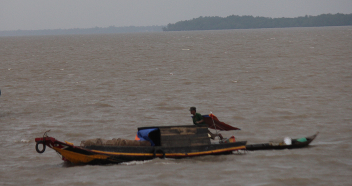Ứng phó bão số 9: Cần Thơ yêu cầu chủ tịch quận, huyện không rời khỏi địa bàn