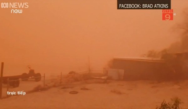 Clip: Rợn người cảnh bão bụi tấn công Australia
