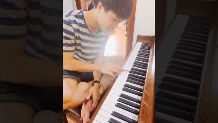 Video: Đội tuyển Việt Nam xả trại, Công Phượng tập đàn piano