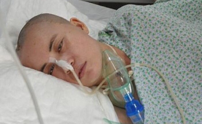 Tìm người nhà cô gái bị chấn thương sọ não sau tai nạn giao thông ở Hà Nội